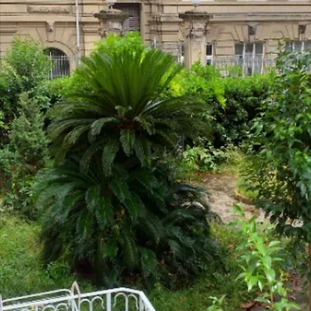 Un Giardino A Due Passi Dal Mare La Spezia