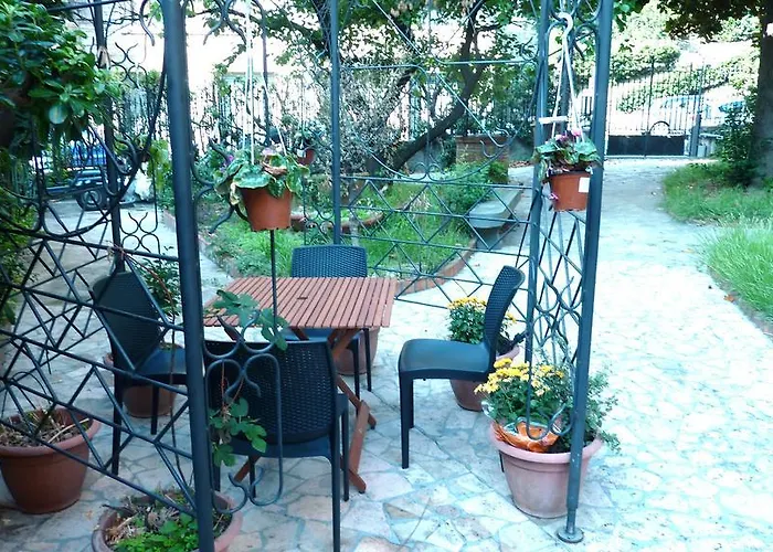 Un Giardino A Due Passi Dal Mare Apartment